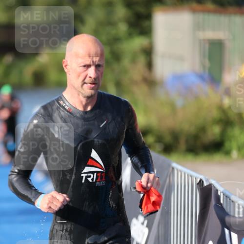 25.08.2024 - Elbe Triathlon Hamburg H.Heesch http://msf.ph/oto/6859843 25.08.2024 09:13:24 Schwimmen 220, 340, 342, 410, 443 meine-sportfotos.de