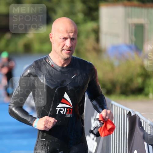 25.08.2024 - Elbe Triathlon Hamburg H.Heesch http://msf.ph/oto/6859850 25.08.2024 09:13:24 Schwimmen 220, 340, 342, 410, 443 meine-sportfotos.de