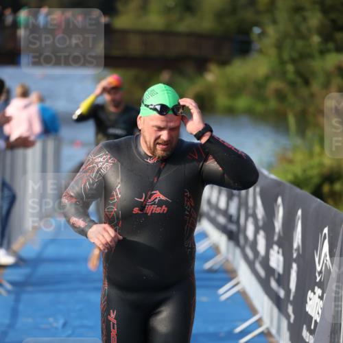 25.08.2024 - Elbe Triathlon Hamburg H.Heesch http://msf.ph/oto/6859899 25.08.2024 09:13:33 Schwimmen 220, 340, 342, 408, 410, 443 meine-sportfotos.de