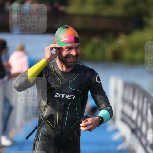 25.08.2024 - Elbe Triathlon Hamburg H.Heesch http://msf.ph/oto/6859929 25.08.2024 09:13:36 Schwimmen 220, 340, 342, 408, 410, 443 meine-sportfotos.de