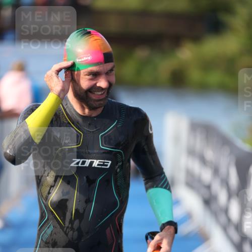 25.08.2024 - Elbe Triathlon Hamburg H.Heesch http://msf.ph/oto/6859935 25.08.2024 09:13:36 Schwimmen 220, 340, 342, 408, 410, 443 meine-sportfotos.de