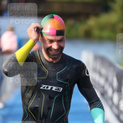 25.08.2024 - Elbe Triathlon Hamburg H.Heesch http://msf.ph/oto/6859949 25.08.2024 09:13:36 Schwimmen 220, 340, 342, 408, 410, 443 meine-sportfotos.de