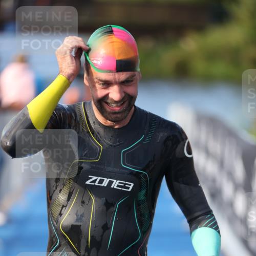 25.08.2024 - Elbe Triathlon Hamburg H.Heesch http://msf.ph/oto/6859951 25.08.2024 09:13:36 Schwimmen 220, 340, 342, 408, 410, 443 meine-sportfotos.de