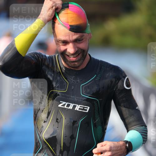 25.08.2024 - Elbe Triathlon Hamburg H.Heesch http://msf.ph/oto/6859962 25.08.2024 09:13:36 Schwimmen 220, 340, 342, 408, 410, 443 meine-sportfotos.de