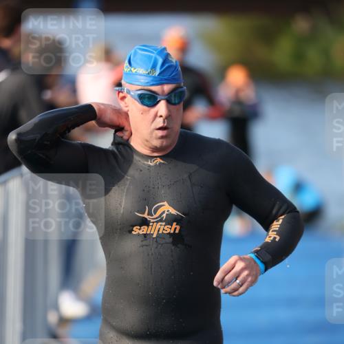 25.08.2024 - Elbe Triathlon Hamburg H.Heesch http://msf.ph/oto/6859970 25.08.2024 09:13:42 Schwimmen 340, 342, 349, 408, 420, 440 meine-sportfotos.de