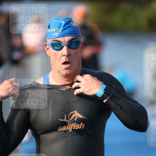 25.08.2024 - Elbe Triathlon Hamburg H.Heesch http://msf.ph/oto/6859982 25.08.2024 09:13:43 Schwimmen 340, 342, 349, 408, 420, 440 meine-sportfotos.de