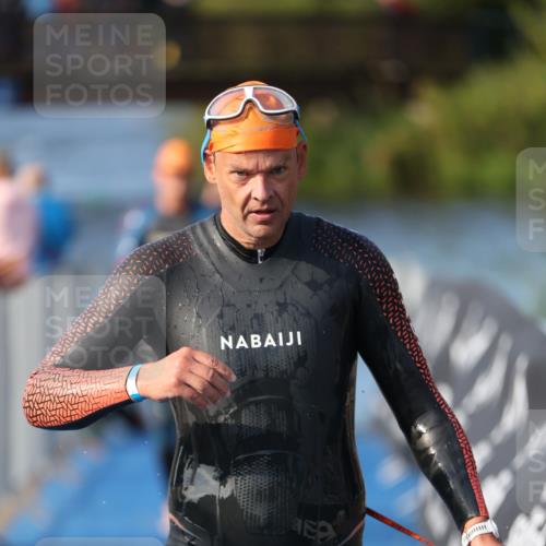 25.08.2024 - Elbe Triathlon Hamburg H.Heesch http://msf.ph/oto/6859998 25.08.2024 09:13:47 Schwimmen 340, 342, 349, 408, 420, 440 meine-sportfotos.de