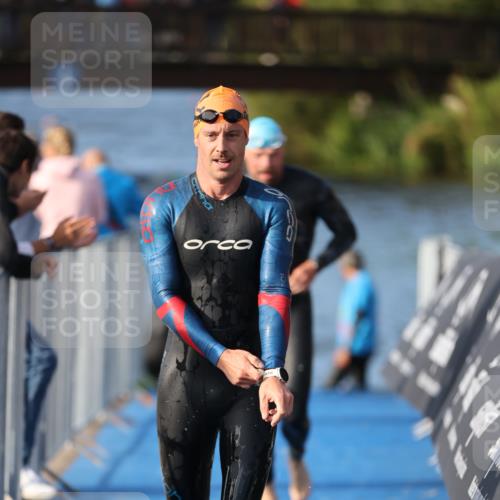 25.08.2024 - Elbe Triathlon Hamburg H.Heesch http://msf.ph/oto/6860023 25.08.2024 09:13:50 Schwimmen 340, 342, 349, 367, 408, 420, 440 meine-sportfotos.de