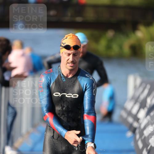 25.08.2024 - Elbe Triathlon Hamburg H.Heesch http://msf.ph/oto/6860059 25.08.2024 09:13:51 Schwimmen 340, 342, 349, 367, 408, 420, 440 meine-sportfotos.de