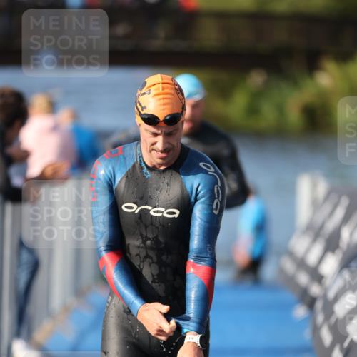 25.08.2024 - Elbe Triathlon Hamburg H.Heesch http://msf.ph/oto/6860070 25.08.2024 09:13:51 Schwimmen 340, 342, 349, 367, 408, 420, 440 meine-sportfotos.de