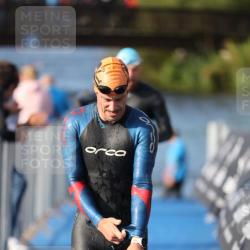 25.08.2024 - Elbe Triathlon Hamburg H.Heesch http://msf.ph/oto/6860073 25.08.2024 09:13:51 Schwimmen 340, 342, 349, 367, 408, 420, 440 meine-sportfotos.de