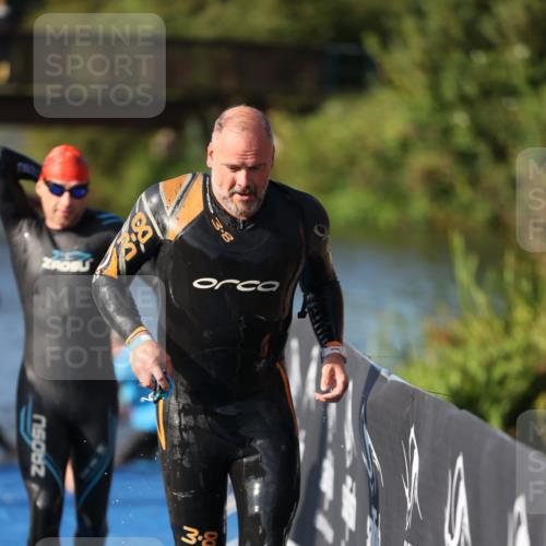 25.08.2024 - Elbe Triathlon Hamburg H.Heesch http://msf.ph/oto/6860193 25.08.2024 09:14:23 Schwimmen 367, 404, 414, 415, 419, 465 meine-sportfotos.de
