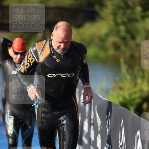 25.08.2024 - Elbe Triathlon Hamburg H.Heesch http://msf.ph/oto/6860210 25.08.2024 09:14:24 Schwimmen 338, 404, 414, 415, 419, 465 meine-sportfotos.de