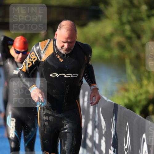 25.08.2024 - Elbe Triathlon Hamburg H.Heesch http://msf.ph/oto/6860214 25.08.2024 09:14:24 Schwimmen 338, 404, 414, 415, 419, 465 meine-sportfotos.de