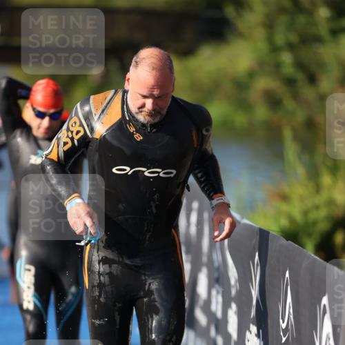 25.08.2024 - Elbe Triathlon Hamburg H.Heesch http://msf.ph/oto/6860217 25.08.2024 09:14:24 Schwimmen 338, 404, 414, 415, 419, 465 meine-sportfotos.de