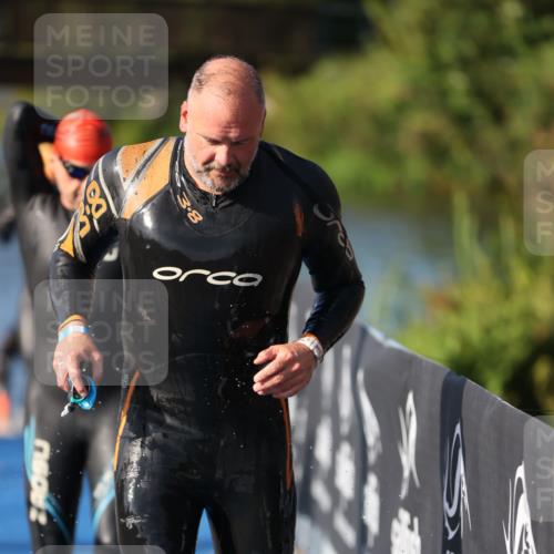 25.08.2024 - Elbe Triathlon Hamburg H.Heesch http://msf.ph/oto/6860231 25.08.2024 09:14:24 Schwimmen 338, 404, 414, 415, 419, 465 meine-sportfotos.de
