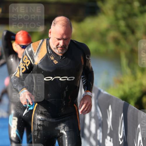 25.08.2024 - Elbe Triathlon Hamburg H.Heesch http://msf.ph/oto/6860242 25.08.2024 09:14:25 Schwimmen 338, 404, 414, 415, 419, 465 meine-sportfotos.de