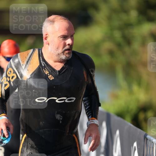 25.08.2024 - Elbe Triathlon Hamburg H.Heesch http://msf.ph/oto/6860272 25.08.2024 09:14:25 Schwimmen 338, 404, 414, 415, 419, 465 meine-sportfotos.de