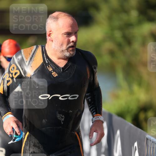 25.08.2024 - Elbe Triathlon Hamburg H.Heesch http://msf.ph/oto/6860275 25.08.2024 09:14:25 Schwimmen 338, 404, 414, 415, 419, 465 meine-sportfotos.de