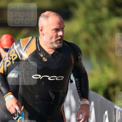 25.08.2024 - Elbe Triathlon Hamburg H.Heesch http://msf.ph/oto/6860283 25.08.2024 09:14:25 Schwimmen 338, 404, 414, 415, 419, 465 meine-sportfotos.de