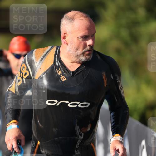 25.08.2024 - Elbe Triathlon Hamburg H.Heesch http://msf.ph/oto/6860299 25.08.2024 09:14:26 Schwimmen 338, 404, 414, 415, 419, 465 meine-sportfotos.de