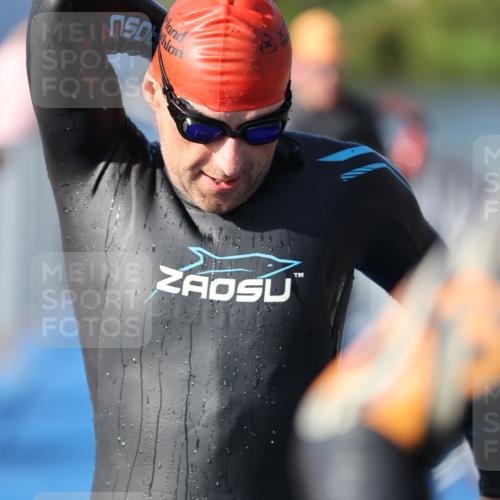 25.08.2024 - Elbe Triathlon Hamburg H.Heesch http://msf.ph/oto/6860301 25.08.2024 09:14:28 Schwimmen 338, 404, 414, 415, 419, 465 meine-sportfotos.de