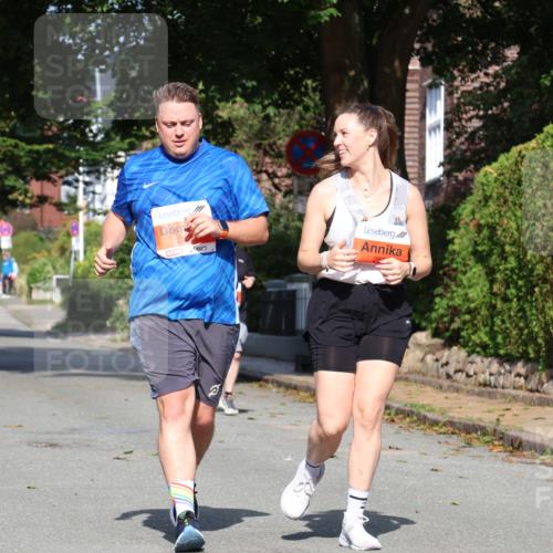 25.08.2024 - 20. Blankeneser Heldenlauf Strokosch-Dieckow http://msf.ph/oto/6860312 25.08.2024 10:06:53 Ziel 252, 253 meine-sportfotos.de