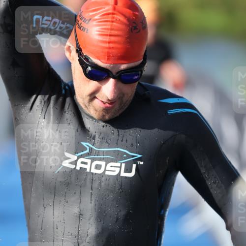 25.08.2024 - Elbe Triathlon Hamburg H.Heesch http://msf.ph/oto/6860324 25.08.2024 09:14:28 Schwimmen 338, 404, 414, 415, 419, 465 meine-sportfotos.de