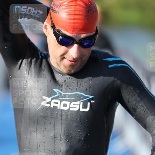 25.08.2024 - Elbe Triathlon Hamburg H.Heesch http://msf.ph/oto/6860332 25.08.2024 09:14:28 Schwimmen 338, 404, 414, 415, 419, 465 meine-sportfotos.de