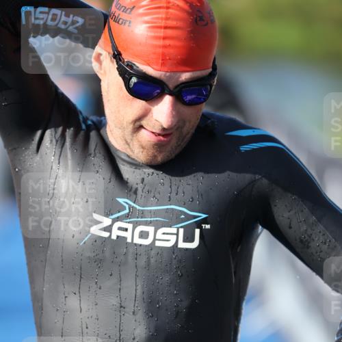 25.08.2024 - Elbe Triathlon Hamburg H.Heesch http://msf.ph/oto/6860333 25.08.2024 09:14:28 Schwimmen 338, 404, 414, 415, 419, 465 meine-sportfotos.de