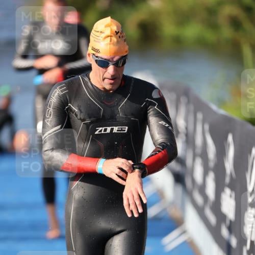 25.08.2024 - Elbe Triathlon Hamburg H.Heesch http://msf.ph/oto/6860346 25.08.2024 09:14:30 Schwimmen 338, 404, 414, 415, 419, 465 meine-sportfotos.de