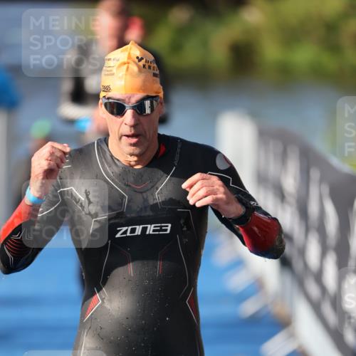 25.08.2024 - Elbe Triathlon Hamburg H.Heesch http://msf.ph/oto/6860379 25.08.2024 09:14:30 Schwimmen 338, 404, 414, 415, 419, 465 meine-sportfotos.de