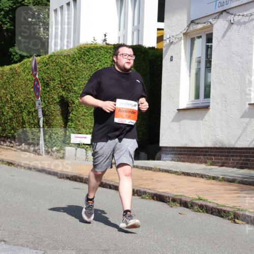 25.08.2024 - 20. Blankeneser Heldenlauf Strokosch-Dieckow http://msf.ph/oto/6860381 25.08.2024 10:07:01 Ziel 106, 252, 253 meine-sportfotos.de