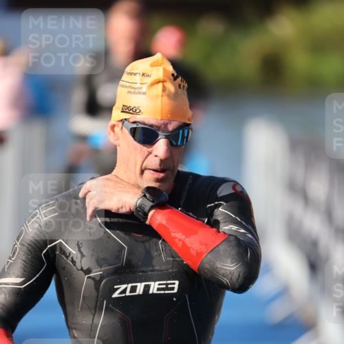 25.08.2024 - Elbe Triathlon Hamburg H.Heesch http://msf.ph/oto/6860404 25.08.2024 09:14:31 Schwimmen 338, 404, 414, 415, 419, 465 meine-sportfotos.de