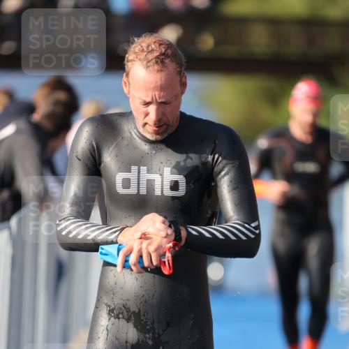 25.08.2024 - Elbe Triathlon Hamburg H.Heesch http://msf.ph/oto/6860435 25.08.2024 09:14:33 Schwimmen 338, 404, 414, 415, 419, 465 meine-sportfotos.de