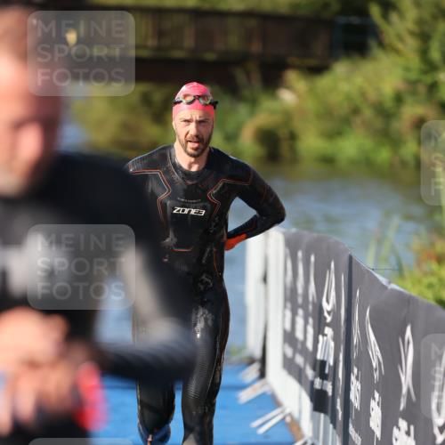 25.08.2024 - Elbe Triathlon Hamburg H.Heesch http://msf.ph/oto/6860461 25.08.2024 09:14:34 Schwimmen 338, 404, 414, 415, 419, 465 meine-sportfotos.de