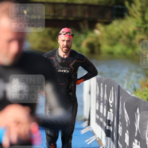 25.08.2024 - Elbe Triathlon Hamburg H.Heesch http://msf.ph/oto/6860464 25.08.2024 09:14:34 Schwimmen 338, 404, 414, 415, 419, 465 meine-sportfotos.de