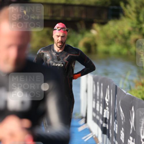 25.08.2024 - Elbe Triathlon Hamburg H.Heesch http://msf.ph/oto/6860477 25.08.2024 09:14:34 Schwimmen 338, 404, 414, 415, 419, 465 meine-sportfotos.de