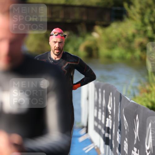 25.08.2024 - Elbe Triathlon Hamburg H.Heesch http://msf.ph/oto/6860483 25.08.2024 09:14:34 Schwimmen 338, 404, 414, 415, 419, 465 meine-sportfotos.de