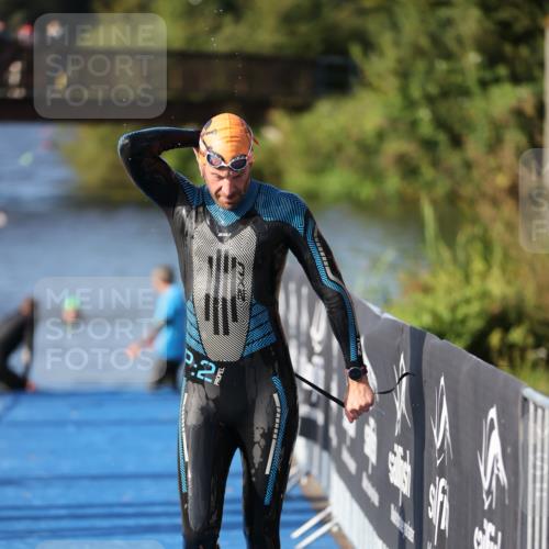 25.08.2024 - Elbe Triathlon Hamburg H.Heesch http://msf.ph/oto/6860502 25.08.2024 09:14:41 Schwimmen 338, 404, 414, 415, 419, 465 meine-sportfotos.de