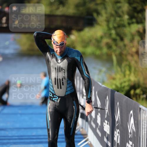 25.08.2024 - Elbe Triathlon Hamburg H.Heesch http://msf.ph/oto/6860505 25.08.2024 09:14:41 Schwimmen 338, 404, 414, 415, 419, 465 meine-sportfotos.de