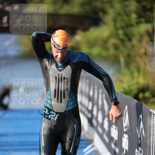 25.08.2024 - Elbe Triathlon Hamburg H.Heesch http://msf.ph/oto/6860523 25.08.2024 09:14:42 Schwimmen 338, 404, 414, 415, 419, 465 meine-sportfotos.de