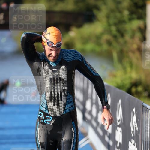 25.08.2024 - Elbe Triathlon Hamburg H.Heesch http://msf.ph/oto/6860546 25.08.2024 09:14:42 Schwimmen 338, 404, 414, 415, 419, 465 meine-sportfotos.de