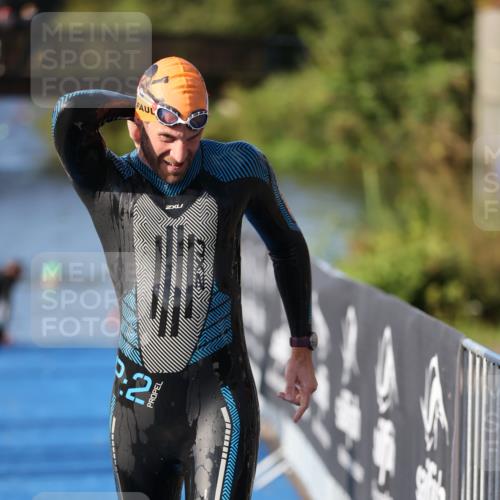 25.08.2024 - Elbe Triathlon Hamburg H.Heesch http://msf.ph/oto/6860559 25.08.2024 09:14:42 Schwimmen 338, 404, 414, 415, 419, 465 meine-sportfotos.de