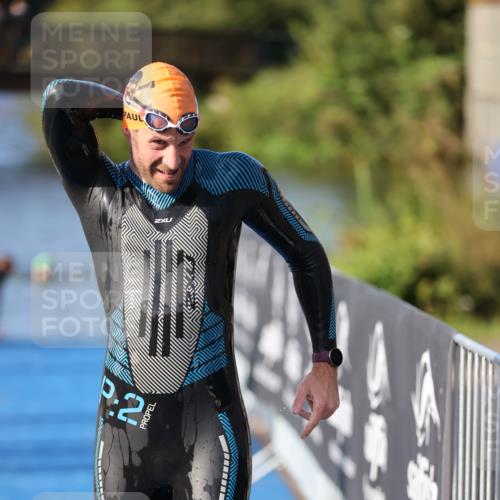 25.08.2024 - Elbe Triathlon Hamburg H.Heesch http://msf.ph/oto/6860565 25.08.2024 09:14:43 Schwimmen 338, 404, 414, 415, 419, 465 meine-sportfotos.de
