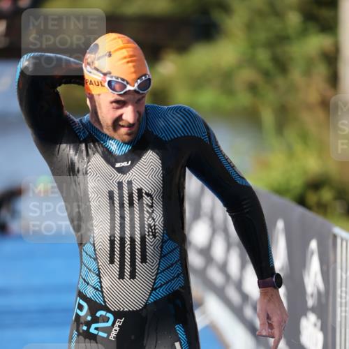 25.08.2024 - Elbe Triathlon Hamburg H.Heesch http://msf.ph/oto/6860578 25.08.2024 09:14:43 Schwimmen 338, 404, 414, 415, 419, 465 meine-sportfotos.de