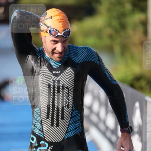 25.08.2024 - Elbe Triathlon Hamburg H.Heesch http://msf.ph/oto/6860596 25.08.2024 09:14:43 Schwimmen 338, 404, 414, 415, 419, 465 meine-sportfotos.de