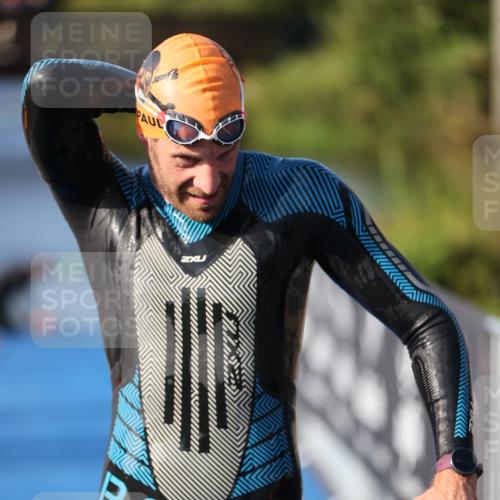 25.08.2024 - Elbe Triathlon Hamburg H.Heesch http://msf.ph/oto/6860609 25.08.2024 09:14:43 Schwimmen 338, 404, 414, 415, 419, 465 meine-sportfotos.de