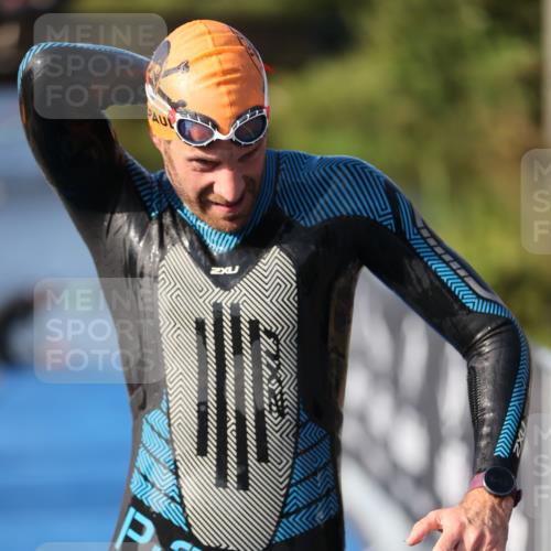 25.08.2024 - Elbe Triathlon Hamburg H.Heesch http://msf.ph/oto/6860612 25.08.2024 09:14:43 Schwimmen 338, 404, 414, 415, 419, 465 meine-sportfotos.de