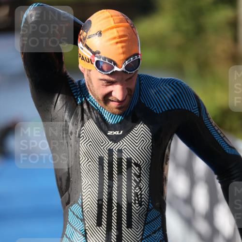 25.08.2024 - Elbe Triathlon Hamburg H.Heesch http://msf.ph/oto/6860631 25.08.2024 09:14:44 Schwimmen 338, 404, 414, 415, 419, 465 meine-sportfotos.de